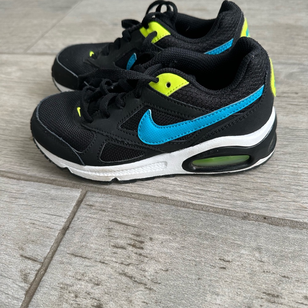 Nike Black and Blue Air Max Sneakers with Vibrant Accents